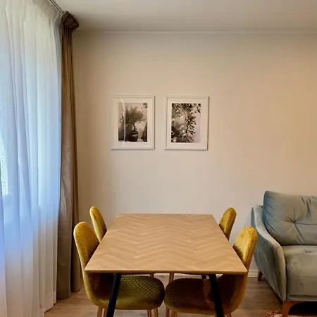 Cozy 2-bedroom Seaside * بارنو