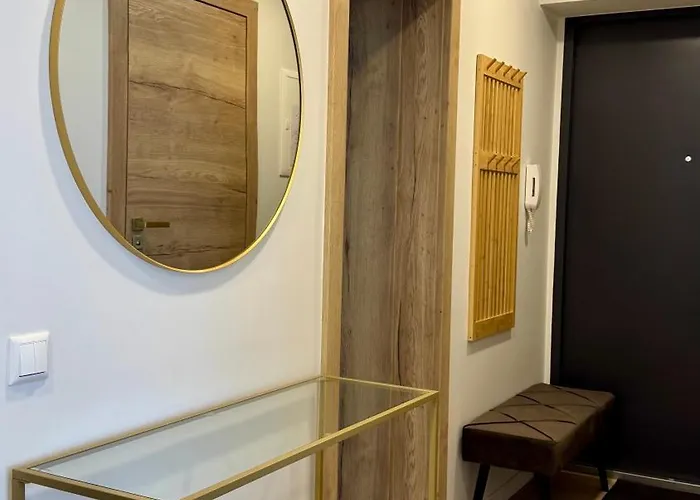 Cozy 2-bedroom Seaside Apartment